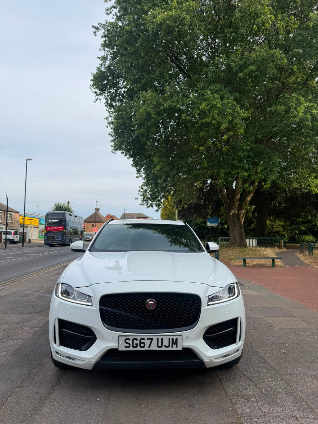 H&S AUTOS™ Jaguar F-PACE – White