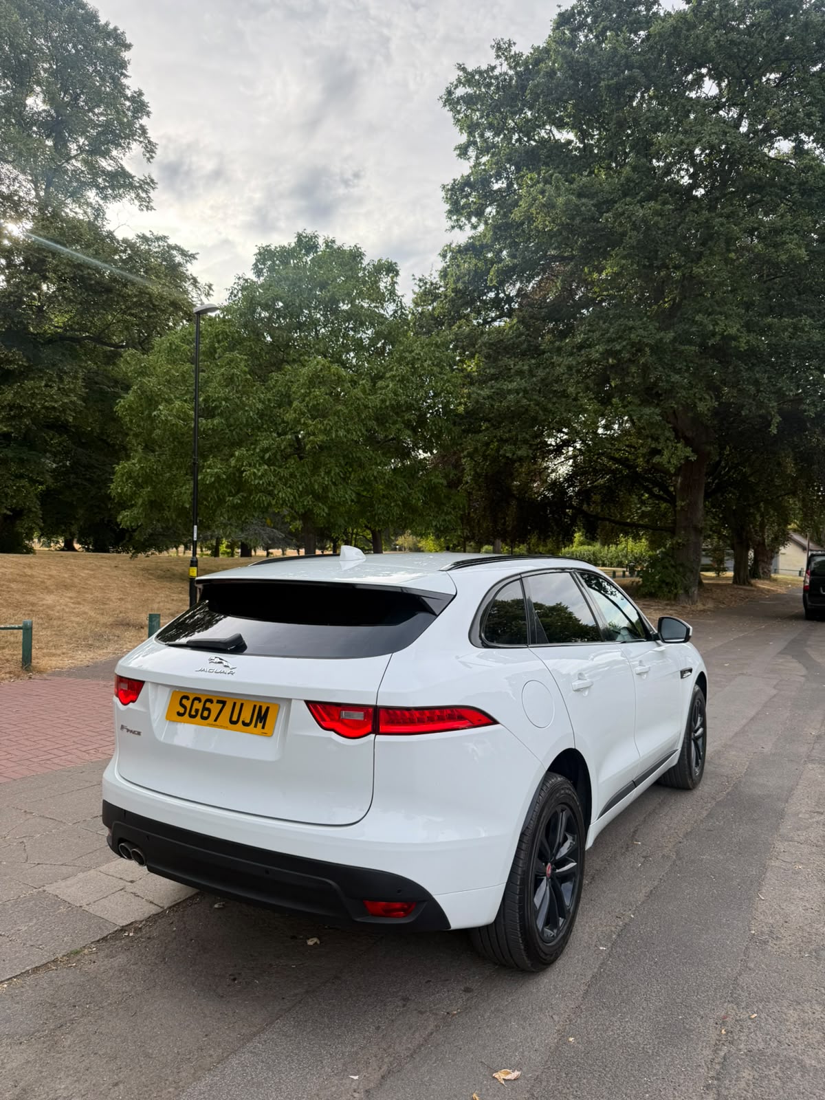 H&S AUTOS™ Jaguar F-PACE – White