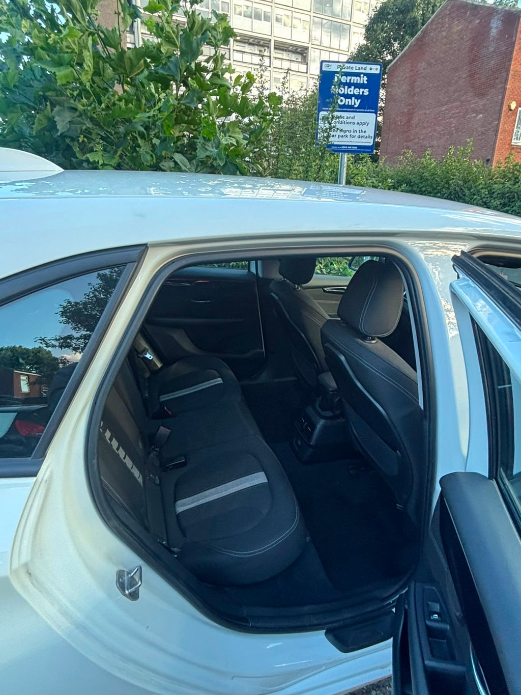 H&S AUTOS™ BMW 218i Gran Tourer Manual – White
