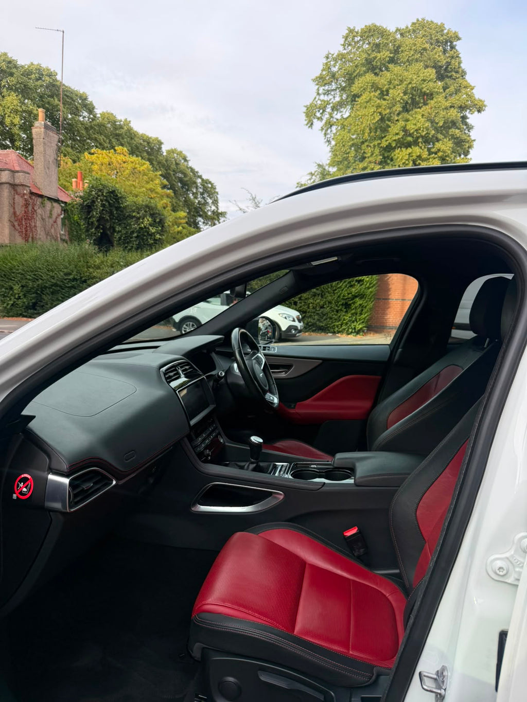 H&S AUTOS™ Jaguar F-PACE – White