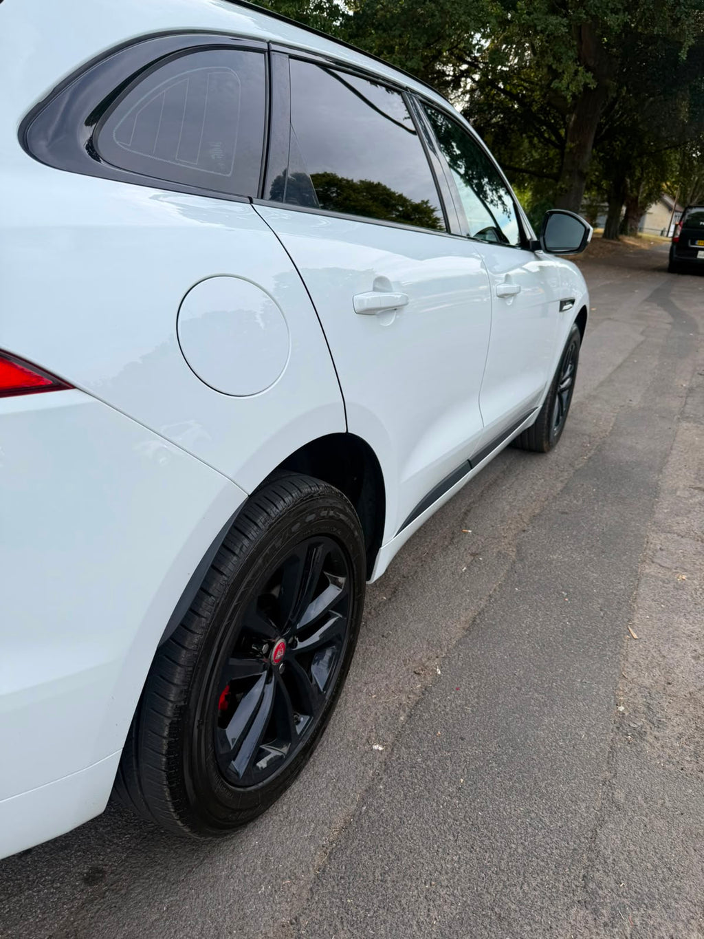 H&S AUTOS™ Jaguar F-PACE – White